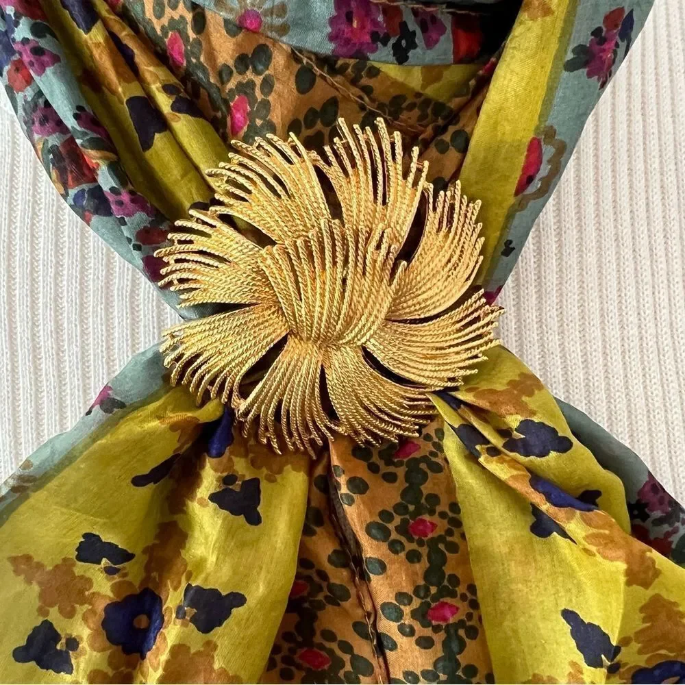 Vintage Monet Cordelia GoldTone Metal Flower Pin Brooch‎